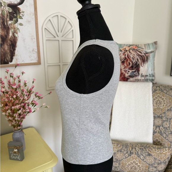 Aeropostale Hello Kitty Gray Fitted Graphic Tank Top - Picture 4 of 5